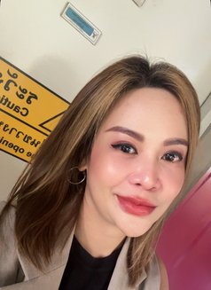 August - escort in Bangkok Photo 3 of 7