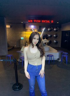 Aulia Yusuf - Transsexual escort in Jakarta Photo 5 of 6