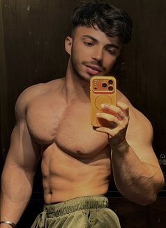 Aumer - Male escort in Cairo Photo 1 of 4