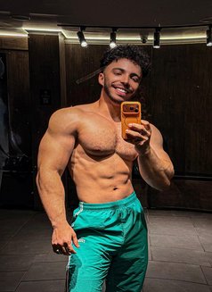 Aumer - Male escort in Cairo Photo 5 of 5