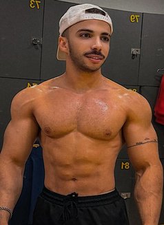 Aumer - Male escort in Dubai Photo 1 of 1