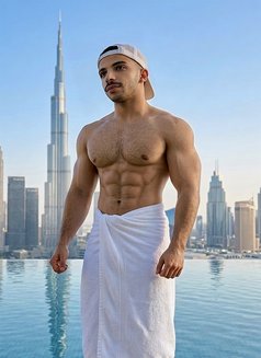 Aumer - Acompañantes masculino in Dubai Photo 4 of 5