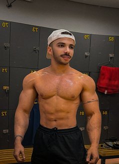 Aumer - masseur in Riyadh Photo 13 of 13