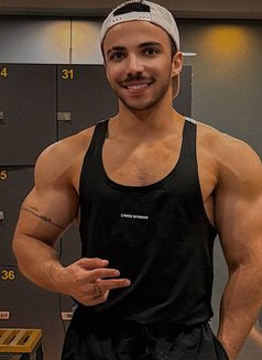 Aumer - Male escort in Riyadh Photo 1 of 4