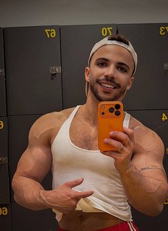 Aumer - Male escort in Riyadh Photo 3 of 4