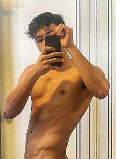 Aunty Indian - Male escort in Dubai Photo 1 of 11