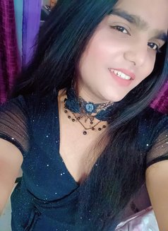 Aura - Transsexual escort in Mumbai Photo 1 of 3