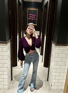 Aura Riani - Transsexual escort in Jakarta Photo 8 of 10