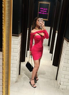 Aura Riani - Transsexual escort in Jakarta Photo 9 of 10