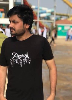 Aurangzeb New - Acompañantes masculino in Hyderābād, Pakistan Photo 2 of 5