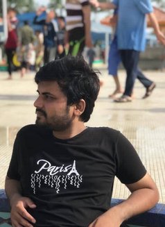 Aurangzeb - Male escort in Karāchi Photo 4 of 6