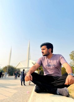 Aurangzeb - Male escort in Karāchi Photo 5 of 6