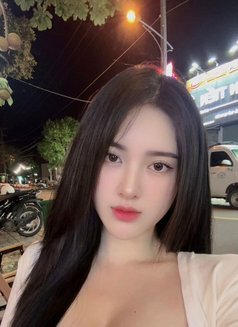 Aurel - escort in Bali Photo 4 of 5