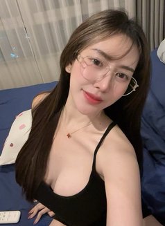 Aurel - puta in Jakarta Photo 3 of 6