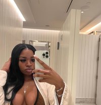 Aurelia - escort in Clermont-Ferrand
