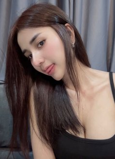 Aurelia - escort in Bali Photo 5 of 5