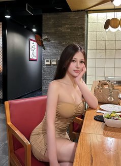 Aurelia - puta in Jakarta Photo 2 of 6