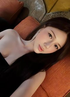 Aurelia - puta in Jakarta Photo 3 of 6