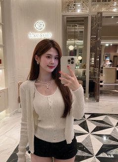 Aurelia - escort in Bali Photo 1 of 5