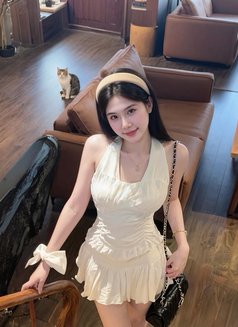 Aurelia - escort in Bali Photo 4 of 5