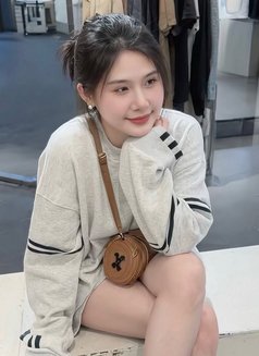 Aurelia - escort in Bali Photo 5 of 5