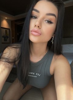 Aurelia - escort in İstanbul Photo 6 of 14