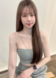 Aurell - puta in Jakarta Photo 2 of 3