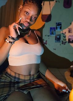 Aurora Fresh - Agencia de putas in Accra Photo 5 of 6