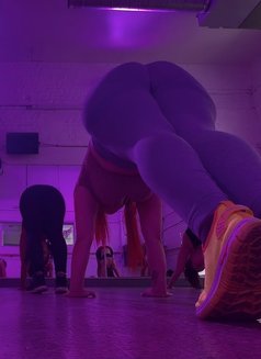 Aurora From September - masseuse in Barcelona Photo 2 of 7