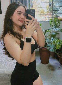 Aurora - masseuse in Al Manama Photo 4 of 6