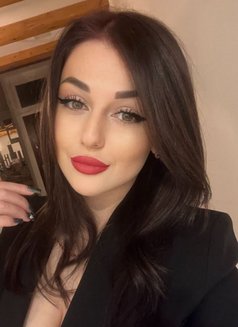 Aurora - puta in Dubai Photo 3 of 24