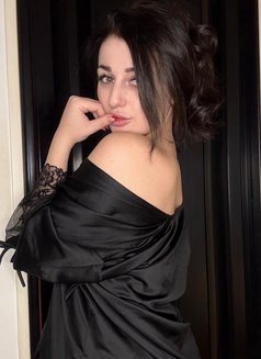 Aurora - puta in Dubai Photo 16 of 24