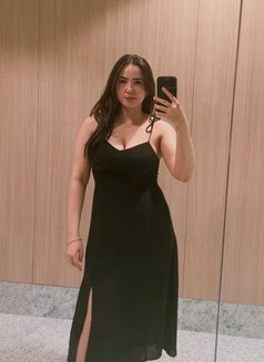 Aurora - masseuse in Al Manama Photo 1 of 6