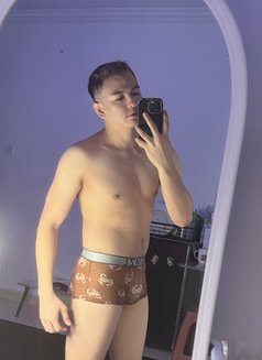 Austin - Male escort in Kuwait Photo 18 of 20