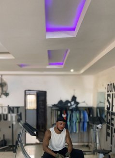 Austin Mich - Acompañantes masculino in Abu Dhabi Photo 1 of 5