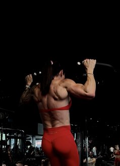 Australian Trans Muscle Diaz - Acompañantes transexual in Bangkok Photo 7 of 8