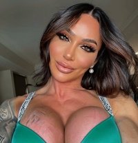 Australian Trans Muscle Diaz - Transsexual escort in Bangkok Photo 1 of 9