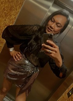 Roxy Asian - Transsexual escort in Paris Photo 8 of 30