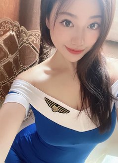 Ava - escort in Shanghai Photo 2 of 6