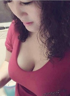 Ava - escort in Shanghai Photo 4 of 4