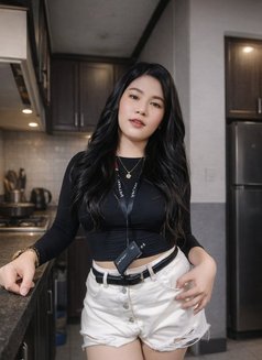 Ava - puta in Dubai Photo 10 of 10