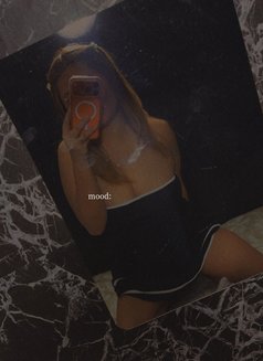 Ava - escort in Dubai Photo 4 of 5