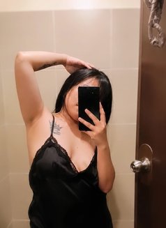 Ava - puta in Dubai Photo 1 of 4