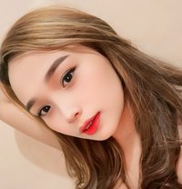 Ava - escort in Makati City Photo 2 of 8