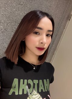 Ava - escort in Manila Photo 5 of 10