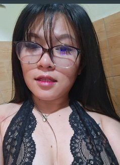 Ava - escort in Manila Photo 7 of 9