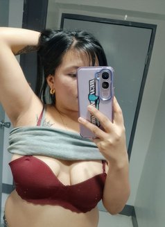 Ava - escort in Manila Photo 3 of 4