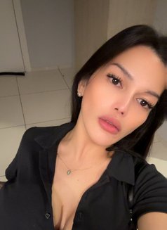AVA - Transsexual escort in Singapore Photo 21 of 22