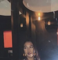 Moza petite girly in Bali - puta in Bali