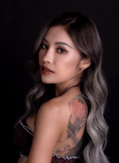 Ava - escort in Singapore Photo 3 of 8